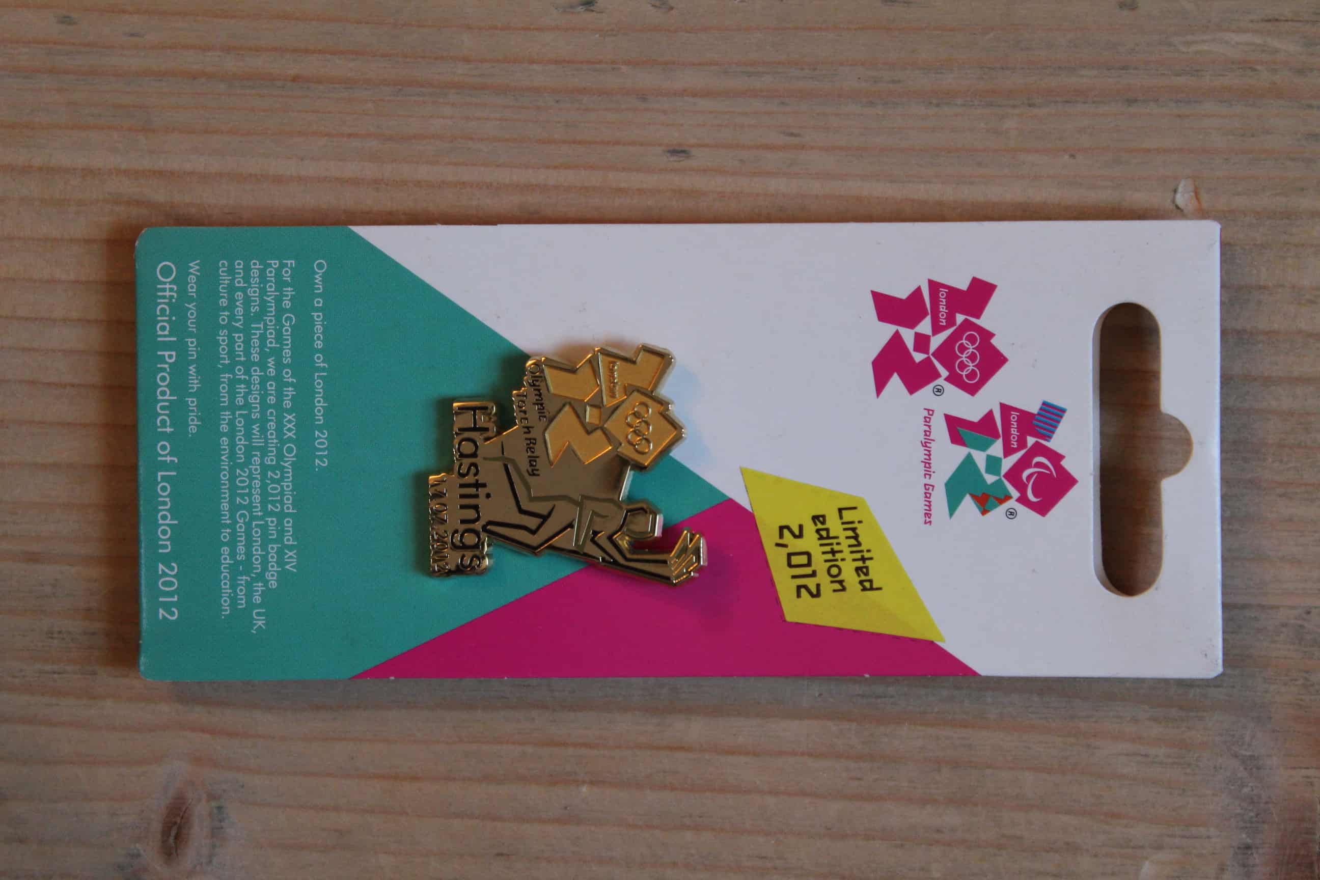 2012 LONDON OLYMPICS TORCH RELAY (HASTINGS) PIN BADGE